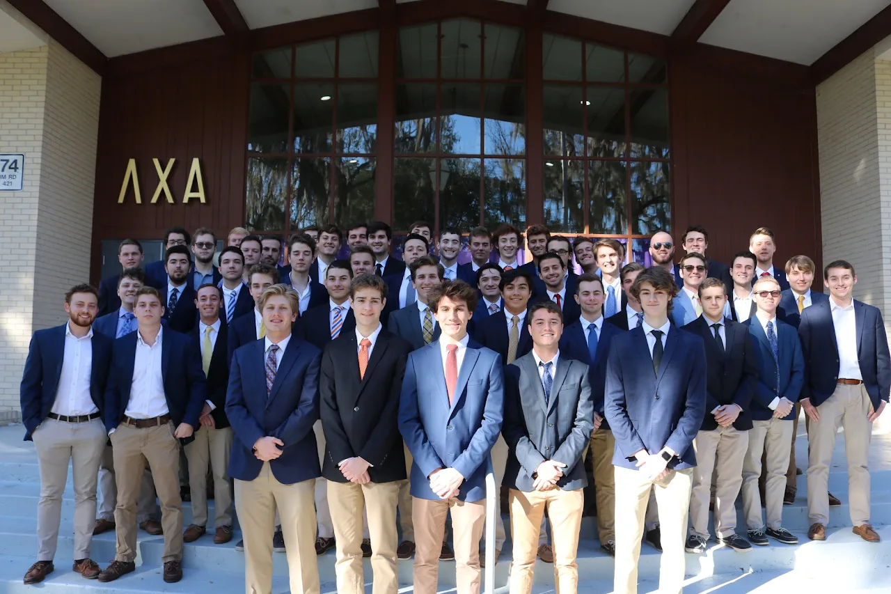 Epsilon-Mu brothers together outside the chapter house